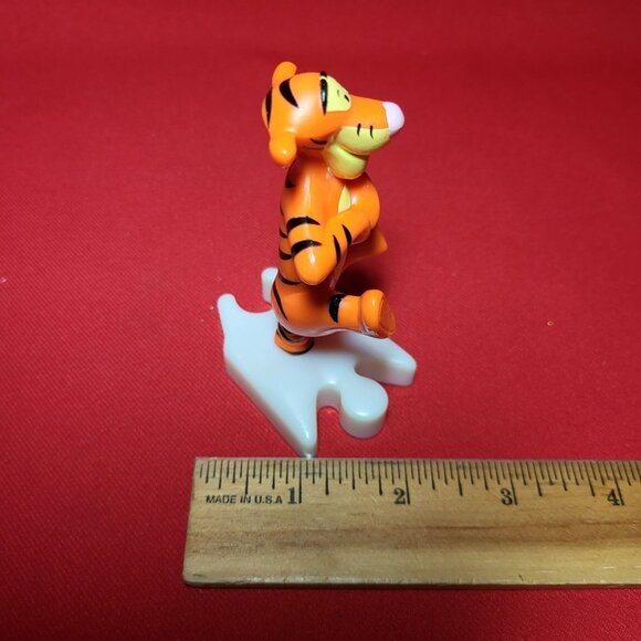 McDonalds Happy Meal Toy Tigger Disneys Winnie the Pooh Seasons of Giving Figuri - Picture 10 of 14